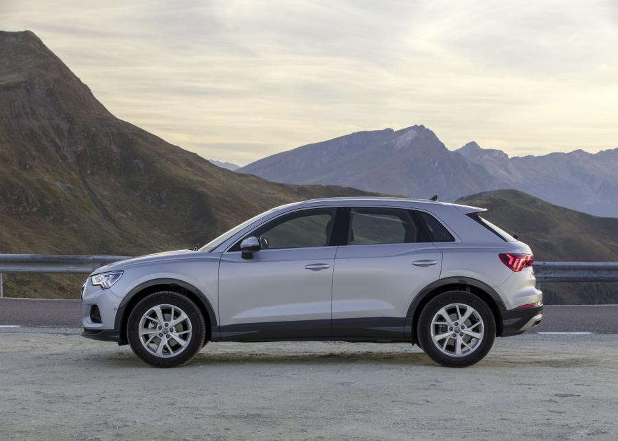  Audi Q3 Advanced 2018 года  (WW) (фото 30 из 46)